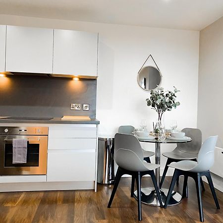 The Panda - Modern 2 Bedroom Apt In Manchester City Centre Kültér fotó