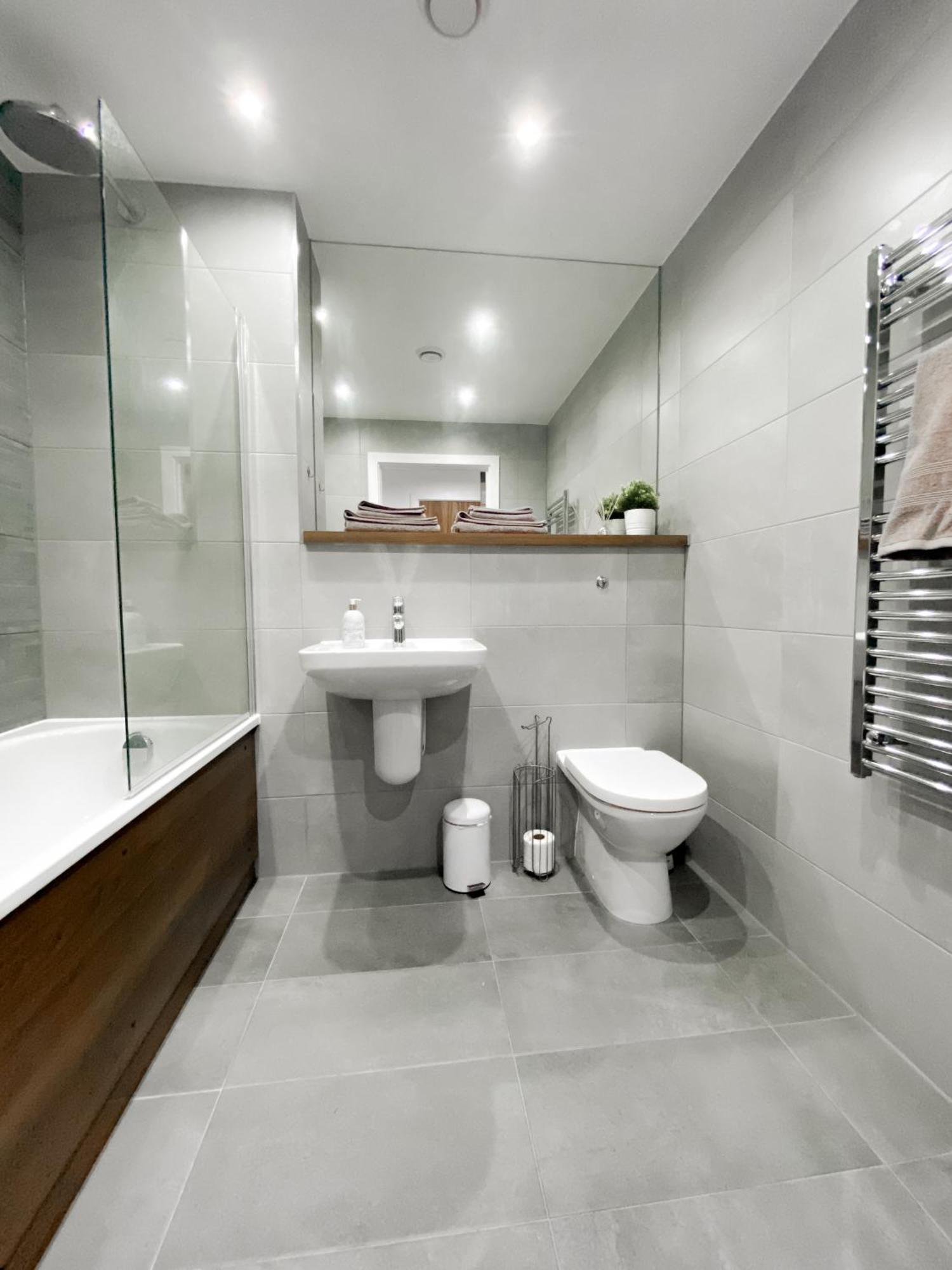 The Panda - Modern 2 Bedroom Apt In Manchester City Centre Kültér fotó