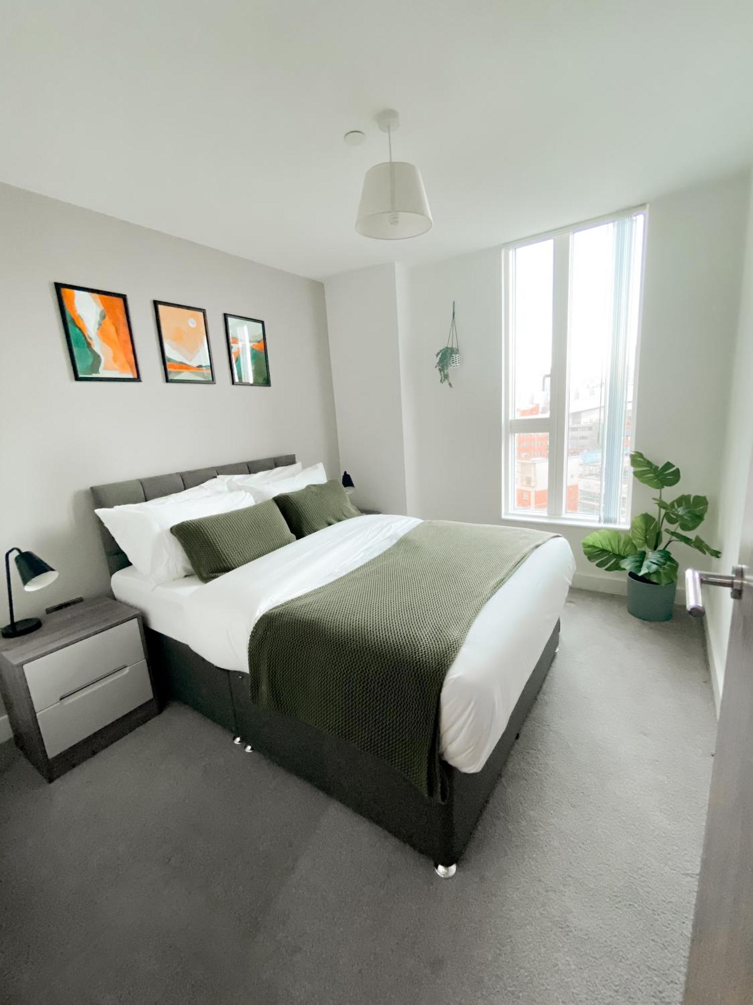 The Panda - Modern 2 Bedroom Apt In Manchester City Centre Kültér fotó