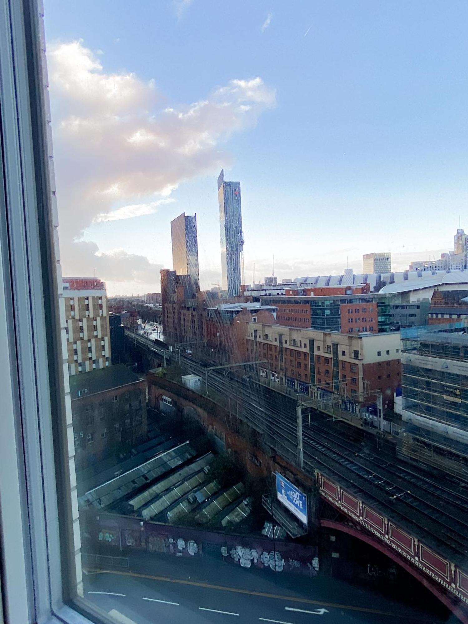 The Panda - Modern 2 Bedroom Apt In Manchester City Centre Kültér fotó
